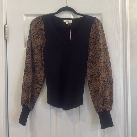 Entro ! Size small black V neck balloon sleeve sweater! - Picture 1 of 6